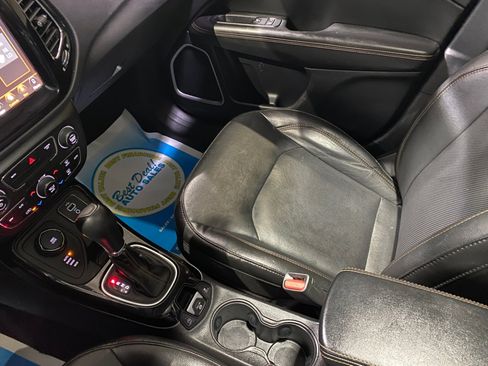 Used 2018 Jeep Compass Limited w/ Navigation Group image 17