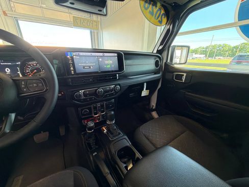 Used 2026 Jeep Gladiator Mojave AWD/4WD image 20