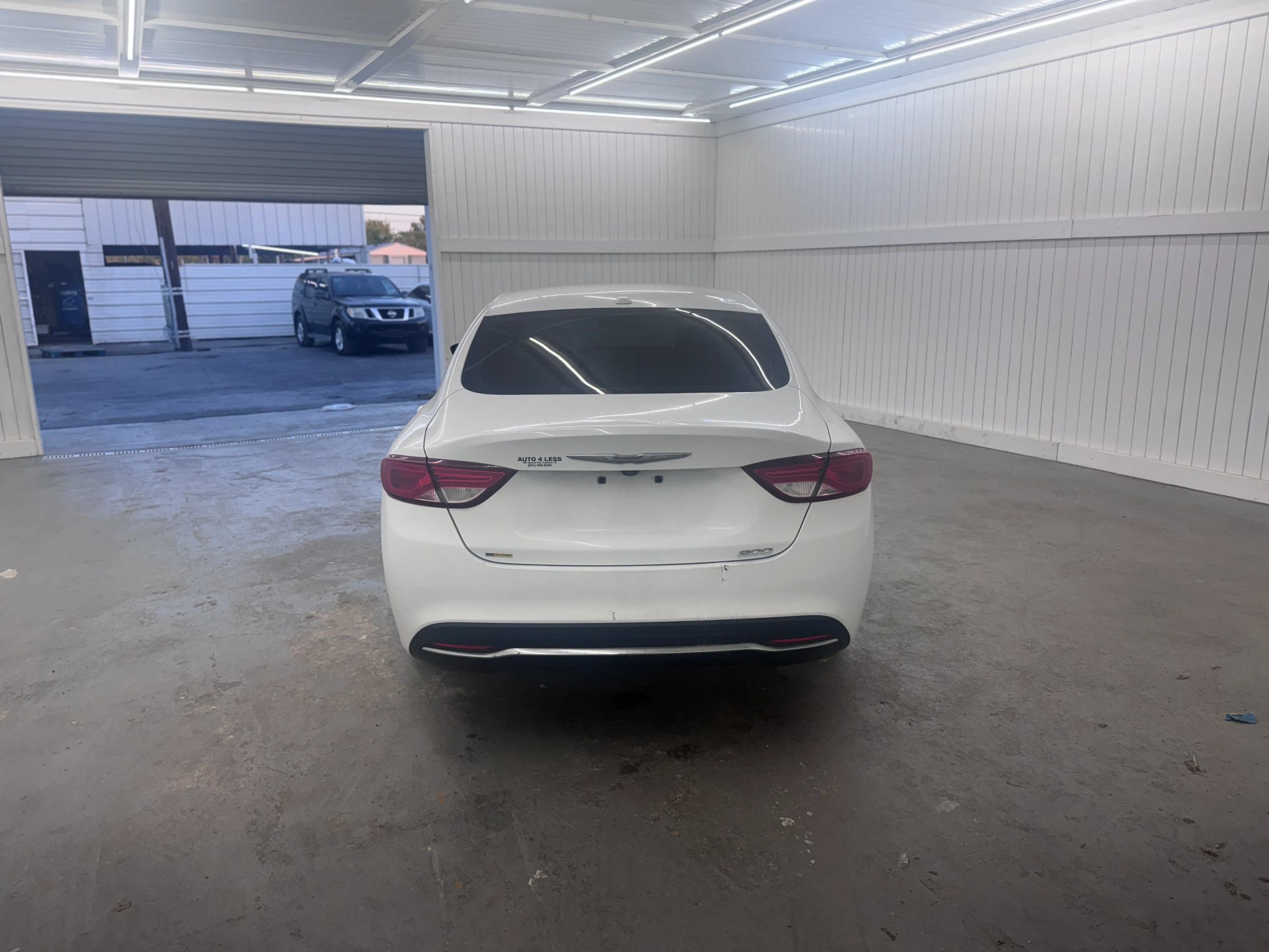Used 2015 Chrysler 200 Limited w/ Convenience Group FWD image 6