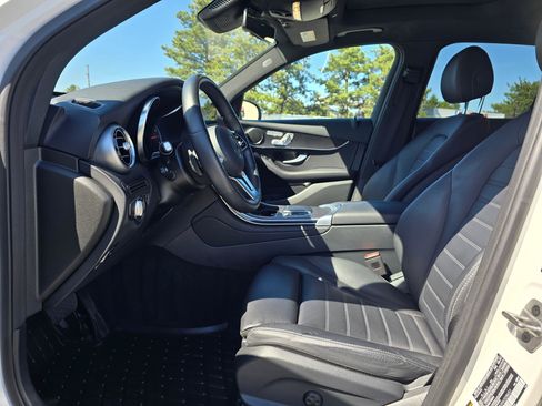 Used 2022 Mercedes-Benz GLC 300 4MATIC image 10