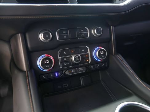 Used 2023 GMC Yukon XL AT4 w/ LPO, Floor Liner Package AWD/4WD image 19