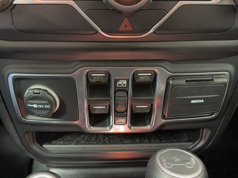 Used 2019 Jeep Wrangler Unlimited Sport S AWD/4WD image 31