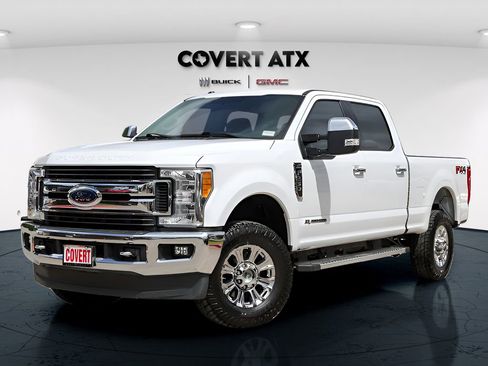 Used 2017 Ford F250 XLT w/ XLT Premium Package AWD/4WD image 2