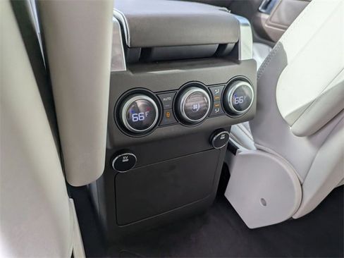 Used 2017 Land Rover Discovery HSE Luxury image 13