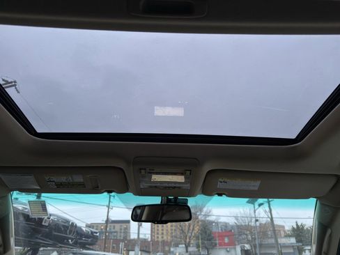 Used 2011 Toyota Land Cruiser image 31