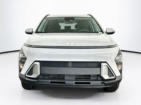Used 2025 Hyundai Kona SEL AWD/4WD image 2