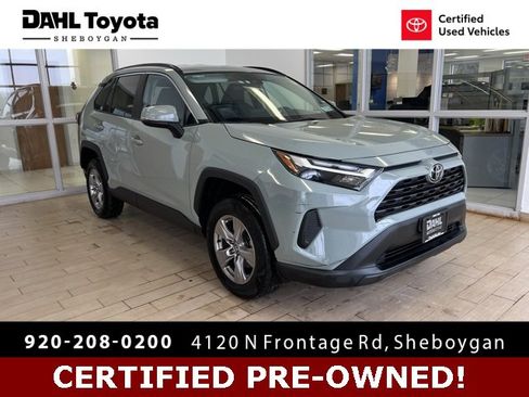 Used 2022 Toyota RAV4 XLE image 1