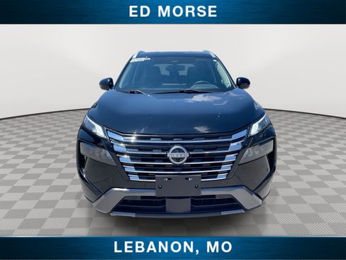 Used 2024 Nissan Rogue SL AWD/4WD image 3