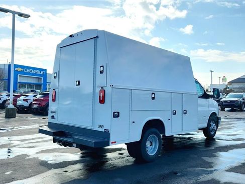 New 2025 Chevrolet Express 3500 w/ Power Convenience Package RWD image 6