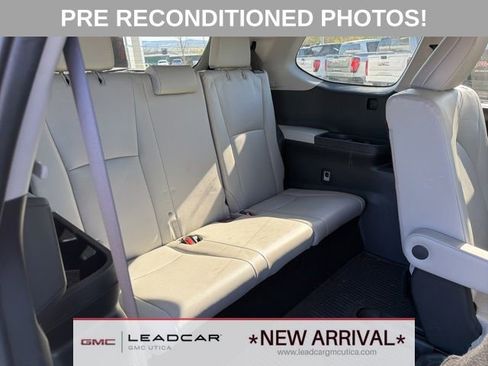 Used 2024 Toyota Grand Highlander AWD image 16