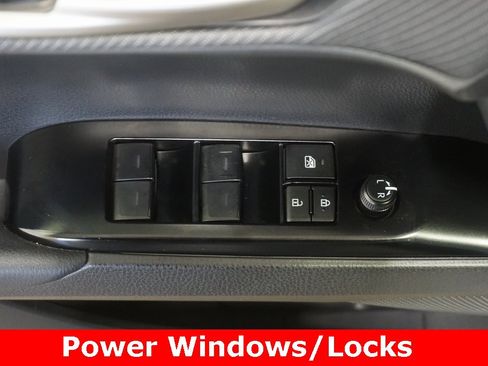 Used 2025 Toyota Camry SE w/ Convenience Package image 6