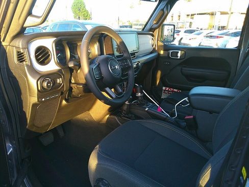 Used 2025 Jeep Wrangler Unlimited Sport S 4xe AWD/4WD image 16
