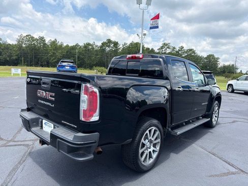 Used 2022 GMC Canyon Denali RWD image 3
