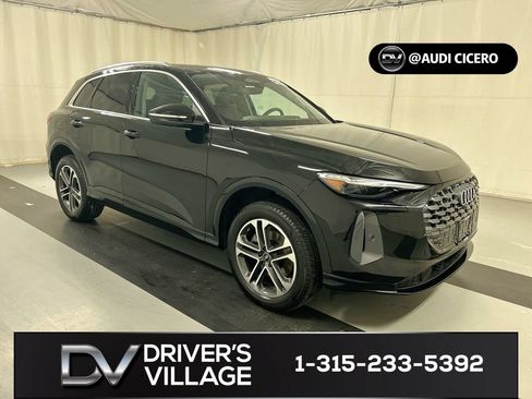 Used 2025 Audi Q5 Premium Plus w/ Premium Plus AWD/4WD image 1