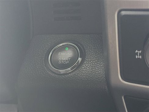 Used 2016 Ford F150 Platinum w/ Technology Package image 28