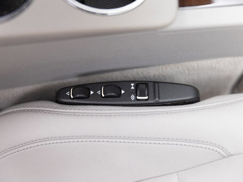 Used 2013 Mercedes-Benz E 350 4MATIC Coupe image 55