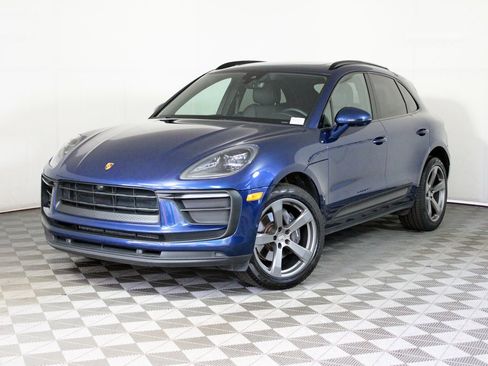 Used 2022 Porsche Macan w/ Premium Package Plus image 1
