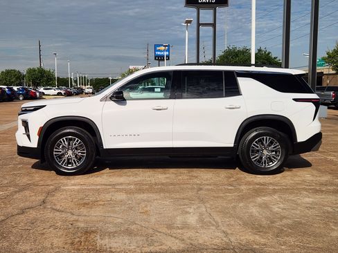 Certified 2025 Chevrolet Traverse LT FWD image 5