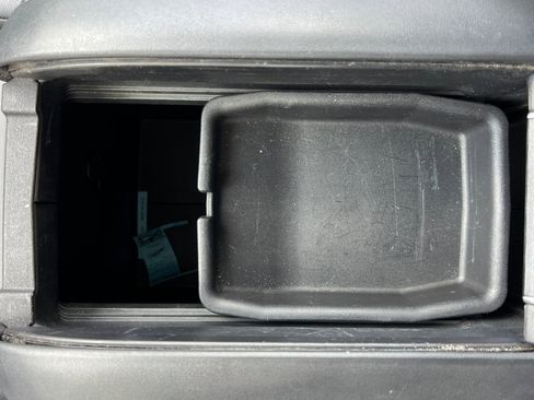 Used 2024 Toyota Highlander XLE image 31