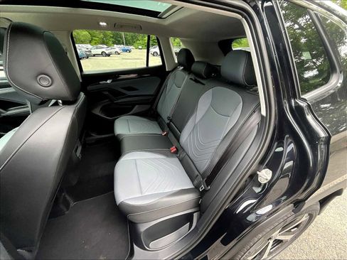 New 2025 Volkswagen Tiguan SE image 15
