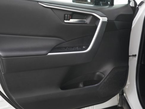 Used 2024 Toyota RAV4 XLE image 17