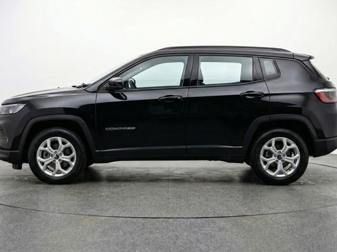 Used 2025 Jeep Compass Latitude image 5