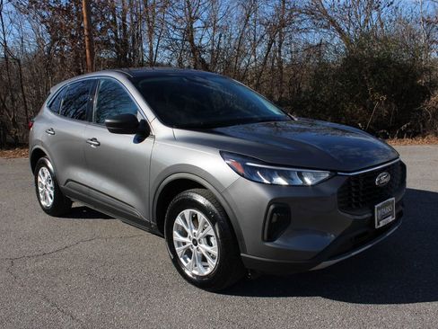 Used 2024 Ford Escape Active image 2