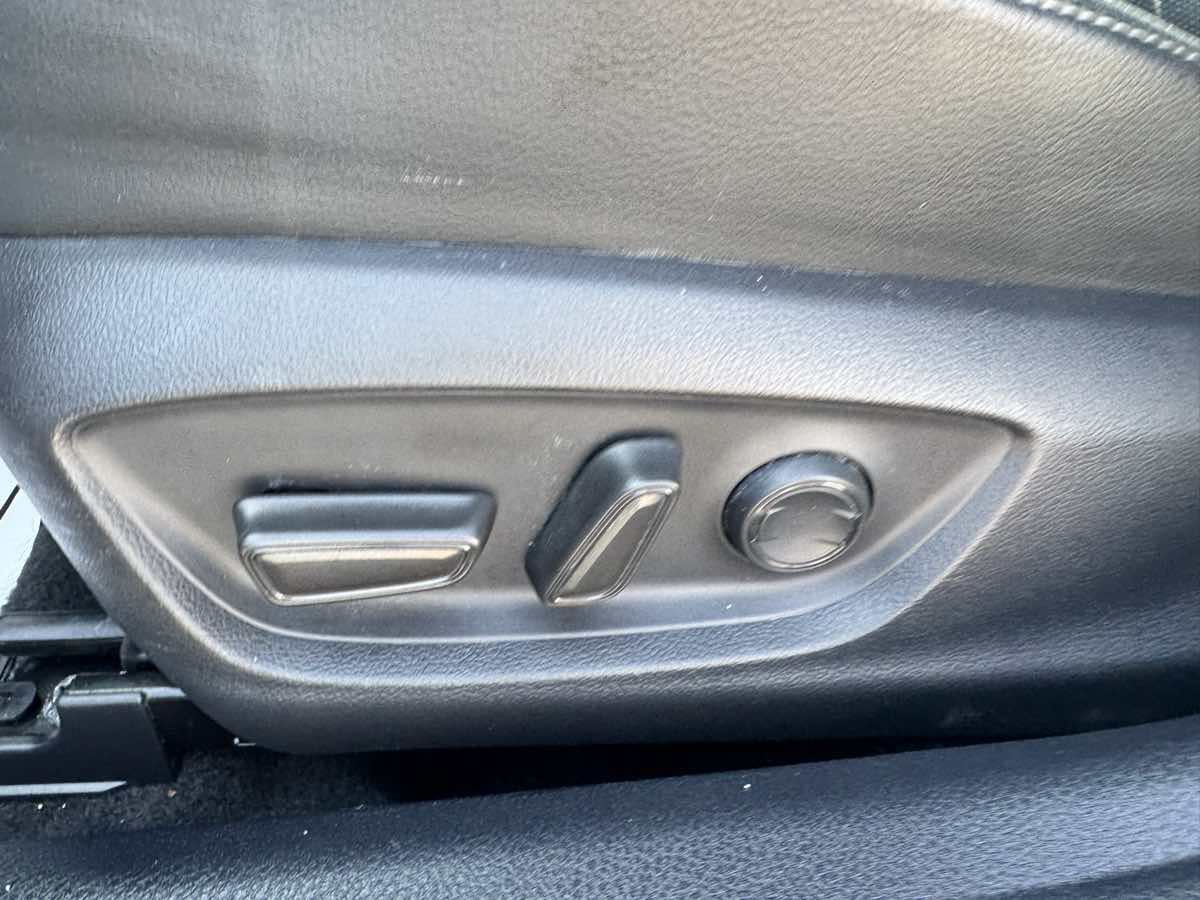 Used 2022 Toyota Camry XLE FWD image 16