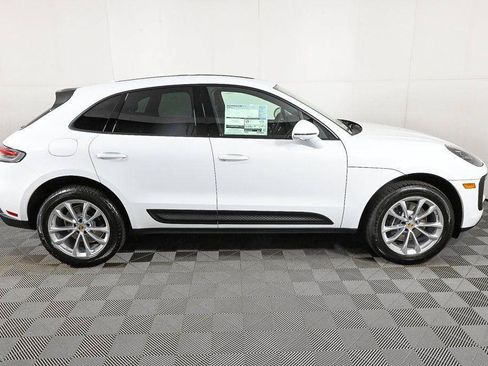 Certified 2026 Porsche Macan AWD/4WD image 28