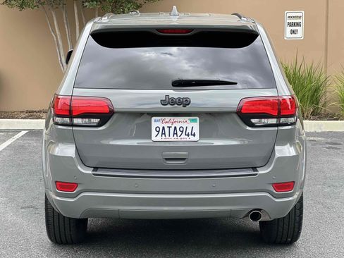 Used 2022 Jeep Grand Cherokee Laredo X RWD image 15
