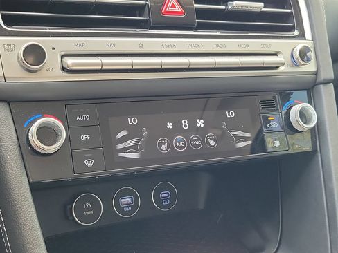 Certified 2025 Genesis G70 2.5T RWD image 26