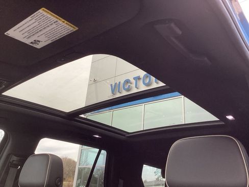 Used 2021 Chevrolet Tahoe Premier w/ Premium Package image 8