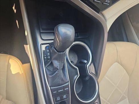 Used 2019 Toyota Camry XLE FWD image 12
