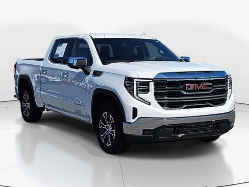 Used 2025 GMC Sierra 1500 SLT image 2