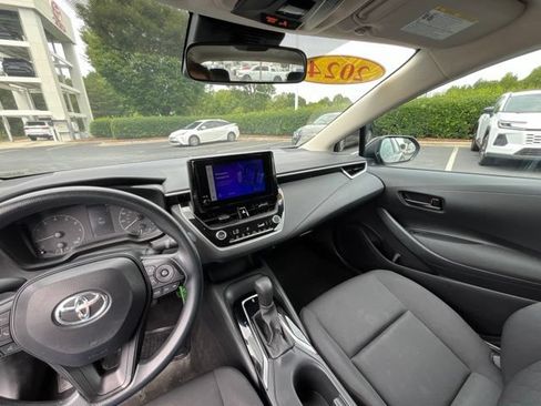 Used 2024 Toyota Corolla LE FWD image 30