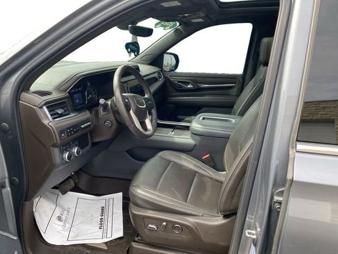 Used 2021 GMC Yukon XL Denali w/ Denali Premium Package AWD/4WD image 10