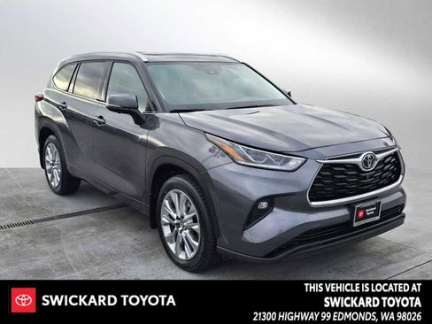 Used 2023 Toyota Highlander Limited image 1