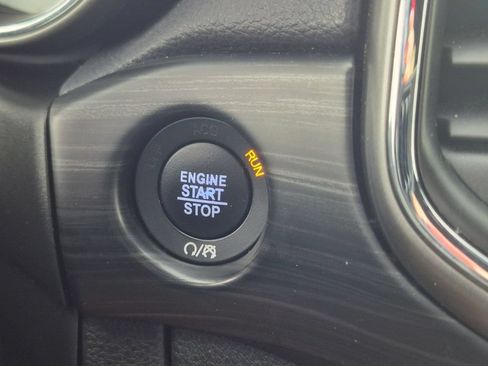 Used 2020 Jeep Grand Cherokee Laredo RWD image 24