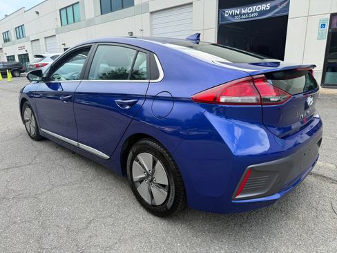 Used 2022 Hyundai Ioniq SE FWD image 9