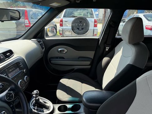 Used 2019 Kia Soul image 19