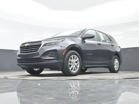 Used 2022 Chevrolet Equinox LS AWD/4WD image 25