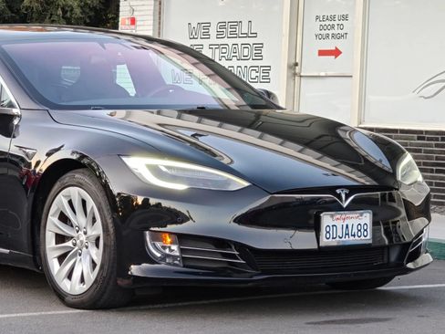Used 2018 Tesla Model S 75D AWD/4WD image 8