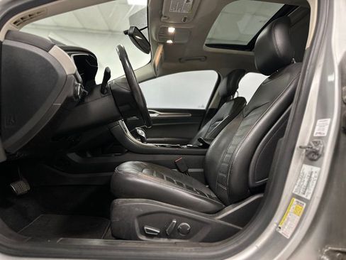 Used 2014 Ford Fusion SE w/ Equipment Group 202A image 16