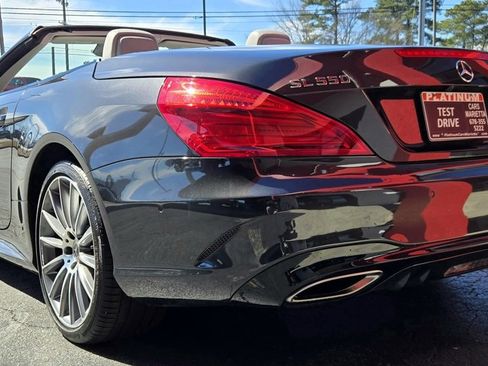 Used 2020 Mercedes-Benz SL 550 image 4