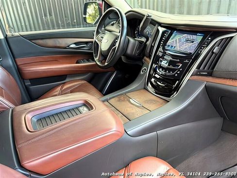 Used 2019 Cadillac Escalade Luxury image 35