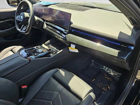 Used 2026 BMW 530i w/ M Sport Package RWD image 20