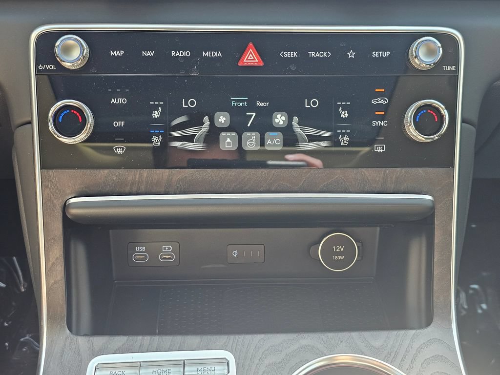 Certified 2025 Genesis GV80 3.5T Prestige AWD/4WD image 16