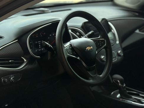 Used 2024 Chevrolet Malibu LS image 9