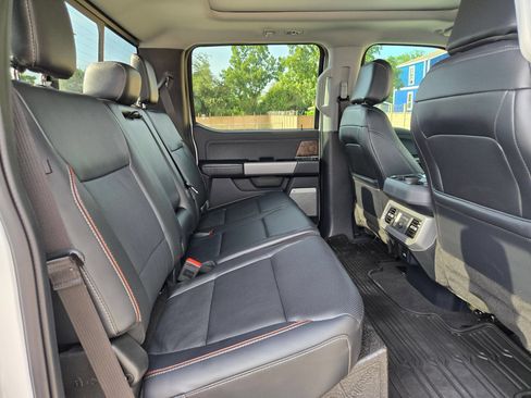 Used 2024 Ford F250 Lariat w/ Tremor Off-Road Package AWD/4WD image 27