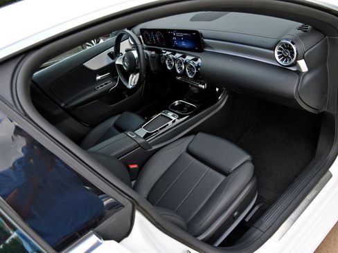 Used 2025 Mercedes-Benz CLA 250 image 28